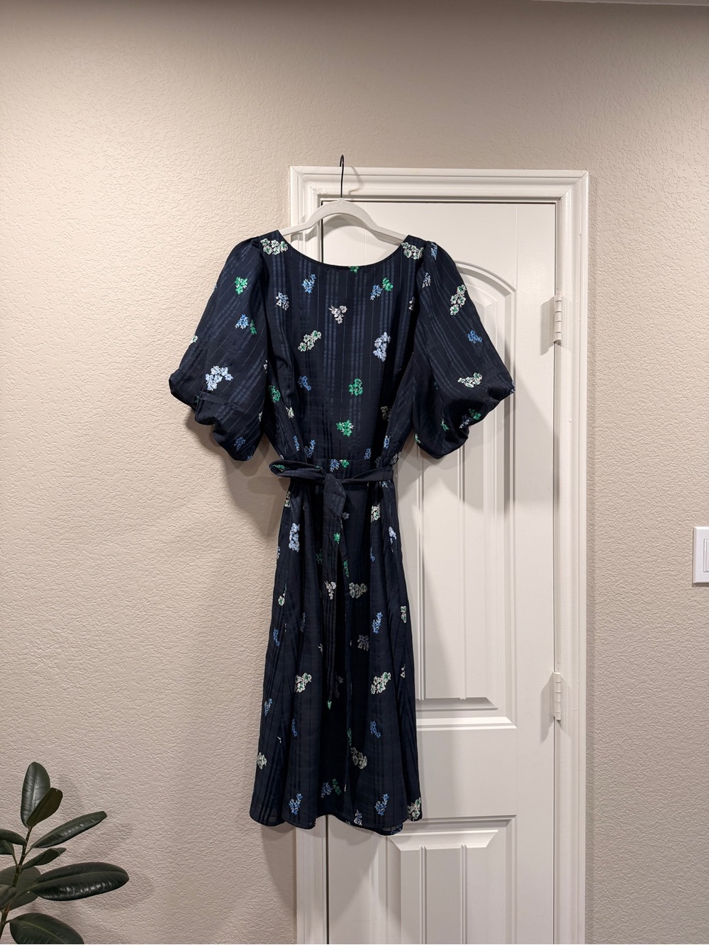 Ann Taylor Factory Navy Floral Puff-Sleeve Midi Dress with Tie Waist